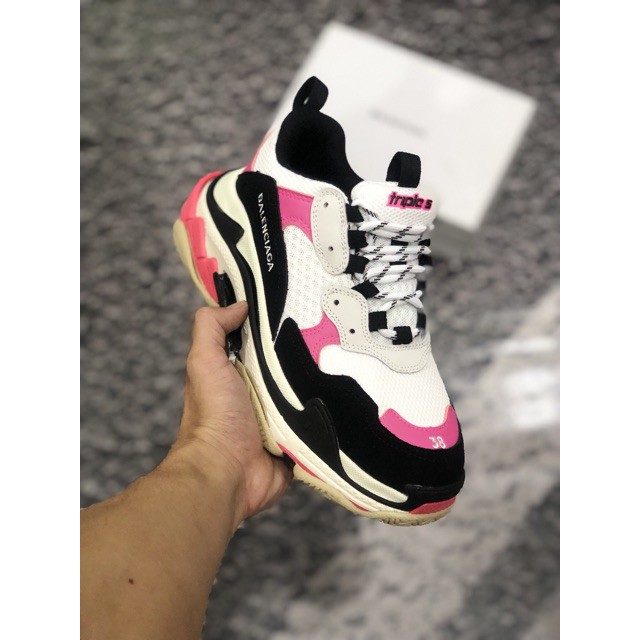 nyaman dipake buat hangout/ Sepatu Balenciaga Triple S Black Pink Mirror Original Quality