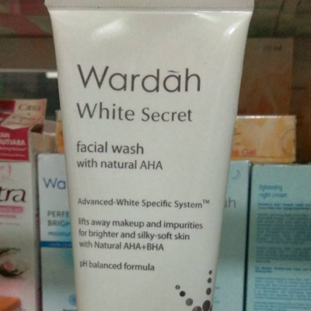 WARDAH white secret facai wash with natural AHD (sabun cuci muka 100.ml)