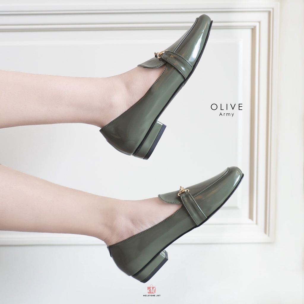 Damelia Olive Flatshoes Wanita