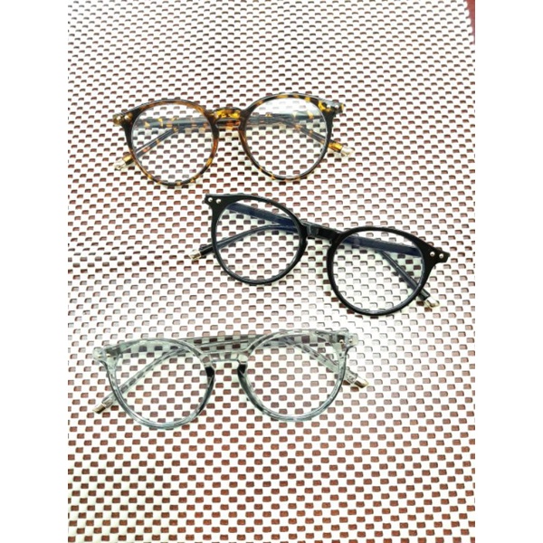Kacamata Minus Wanita Bulat