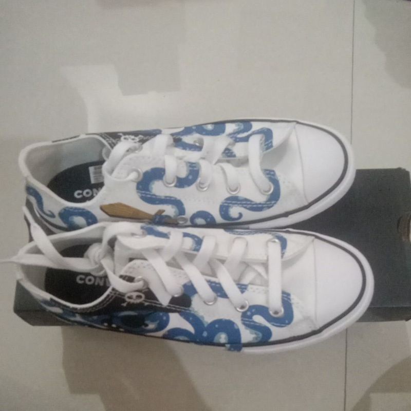 Sepatu Converse 372730C