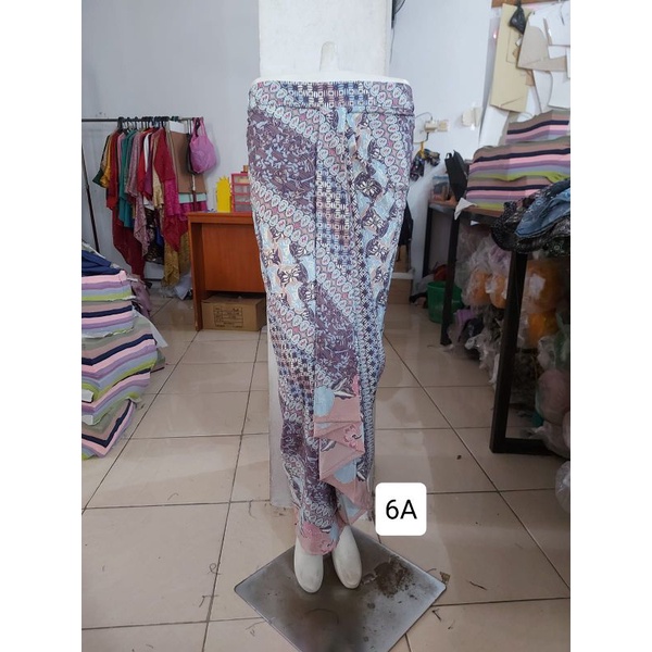 (2/3) Rok batik FOIL EMAS pinggang karet. Langsung pakai. Termurah produksi sendiri. KeroncongBusana-6A