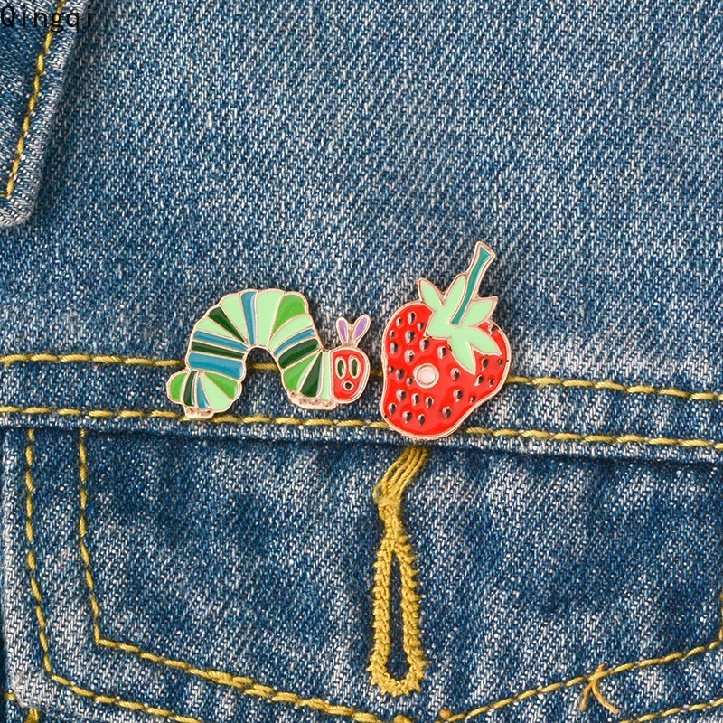 Bros Pin Enamel Bentuk Kartun Hewan Ulat Strawberry Tanaman Untuk Perhiasan