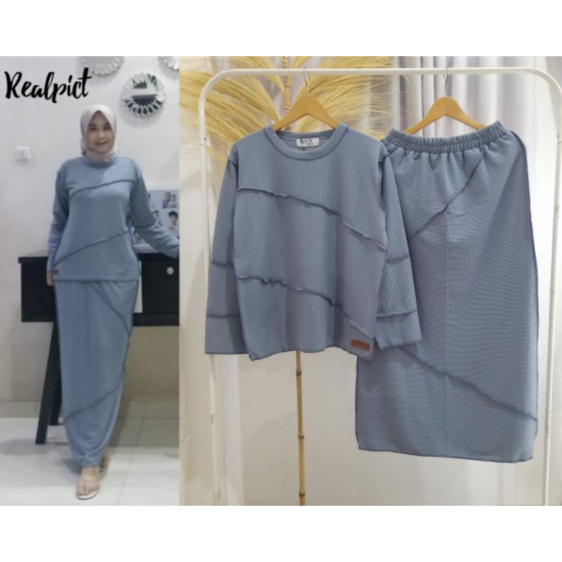Alyssa Set Matt Waffle Uniqlo // Set Rok Jahitan terbalik // Baju Kebalik // Baju bolak balik // LD 