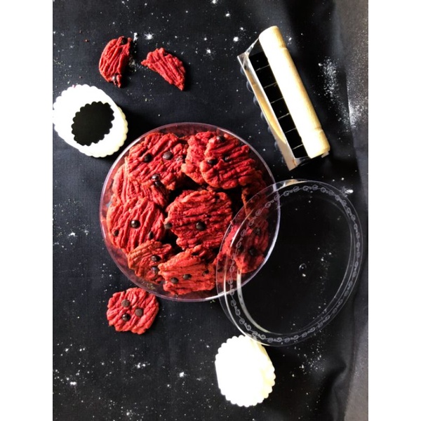 

Kue Kering Murah Red Velvet Chocohips 1/2kg