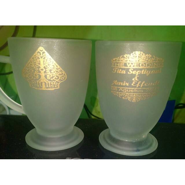 Souvenir Gelas Piala Gagang Doff Kemasan Sarung Tile