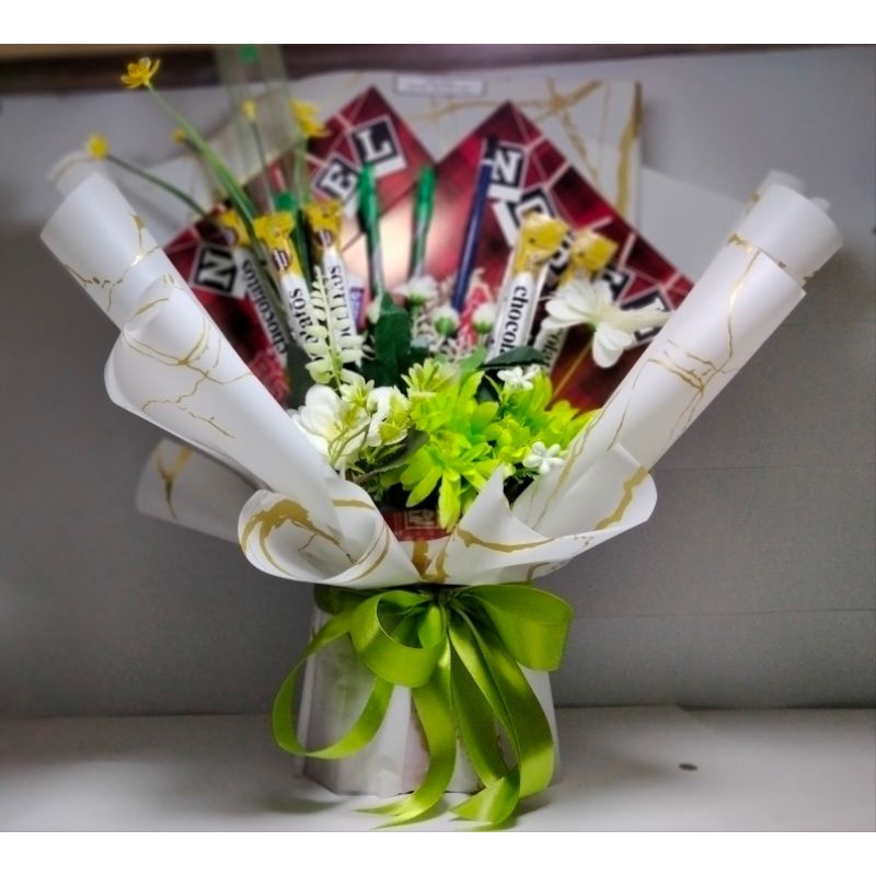 

Buket Jajanan dan Alat Sekolah