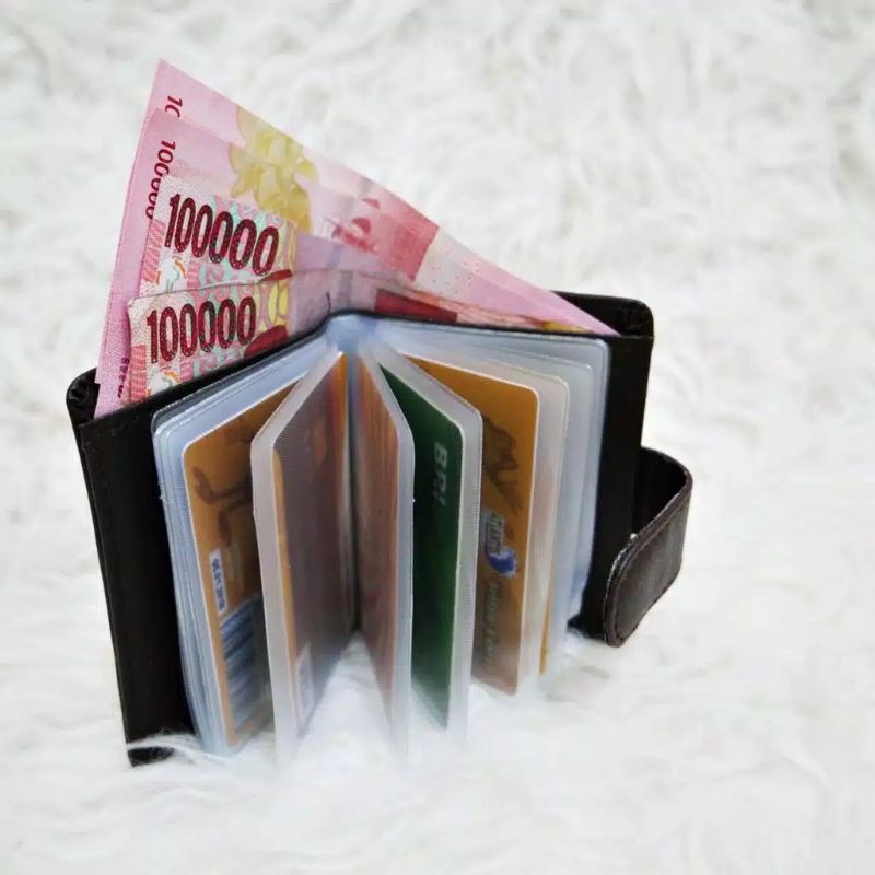 Dompet kartu klip kancing