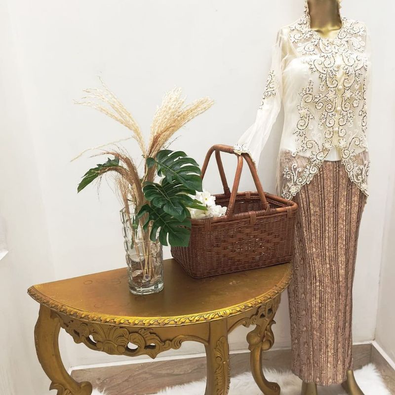 KEBAYA BIG SIZE PETITE NGANTEN PENGANTIN PINK SALEM GOLD MODERN WISUDA SEWA PUTIH PASTEL KEBAYA REMA