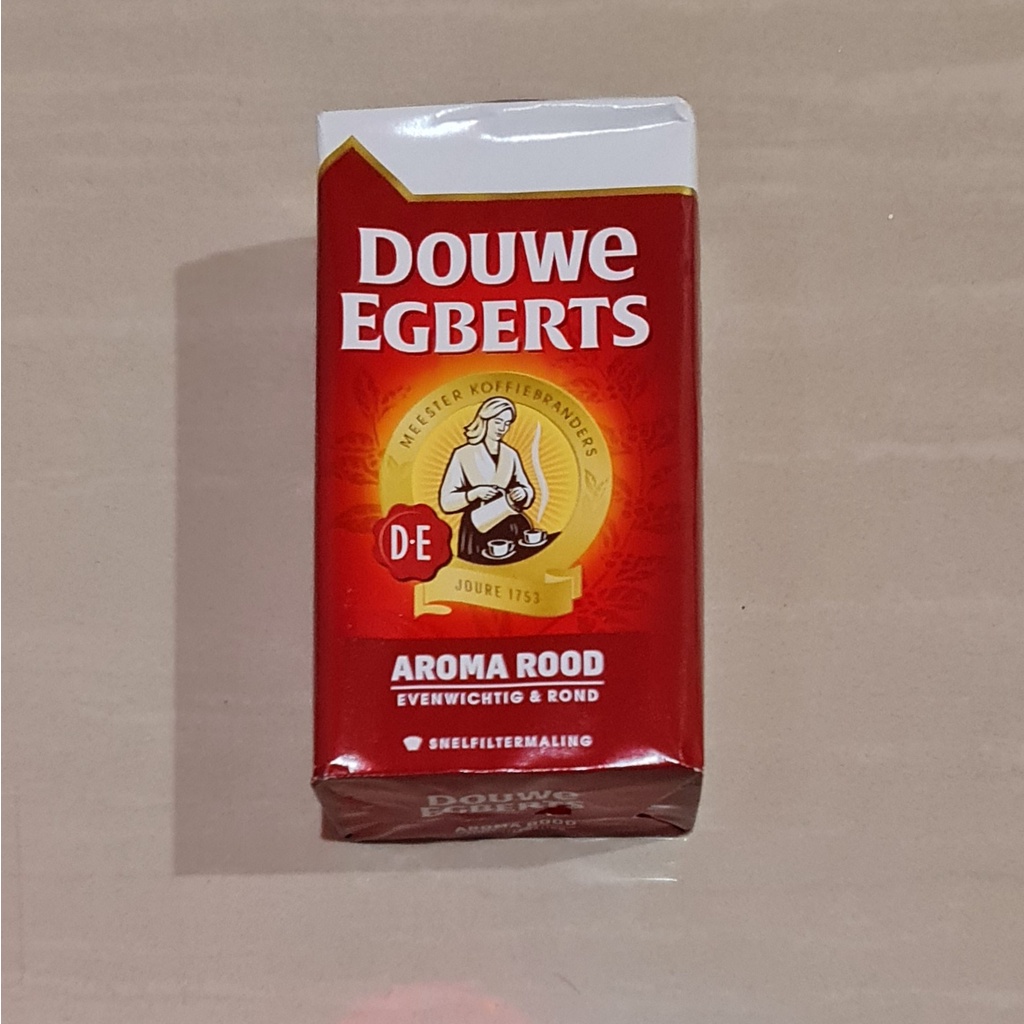 Kopi Douwe Egberts Aroma Rood Holland Filter Coffee 250 Gram