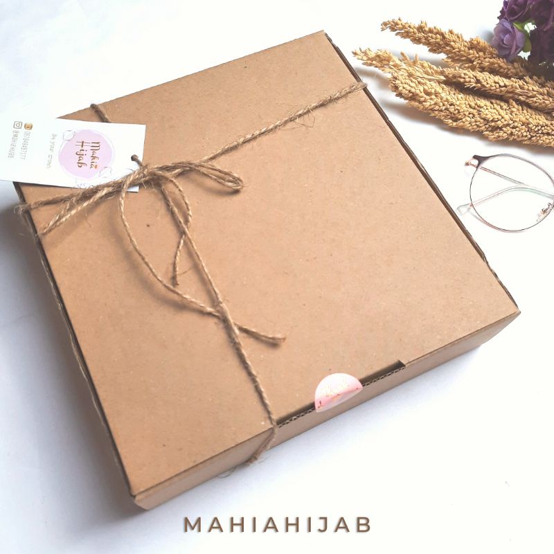 Hampers Momo Vest rompi rajut mahiahijab hadiah gift box ulang tahun, wisuda, dll