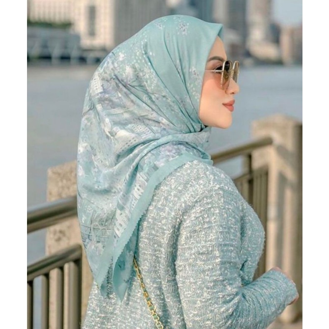 Buttonscarves New York 3 Courage