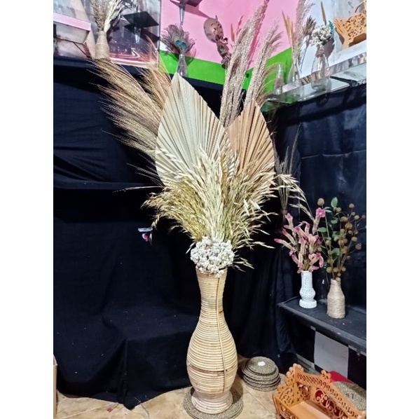 VAS BUKET bunga kering dan daun palm kering untuk sudut ruangan Dengan tinggi 125 sampai 145 cm | dr