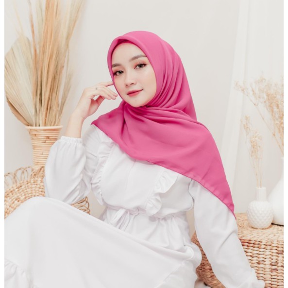 Hijab square Segi Empat Polos - Fuchia | jilbab bella square harian