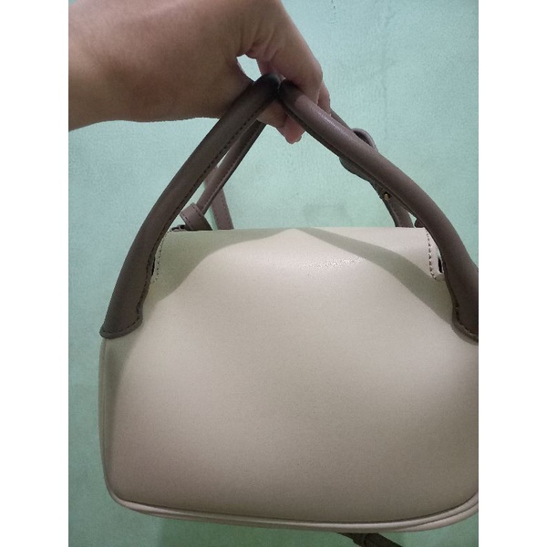 Charles n Keith shoulder bag