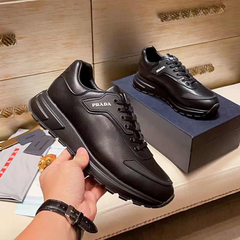 SEPATU SNEAKERS PRIA PRADA