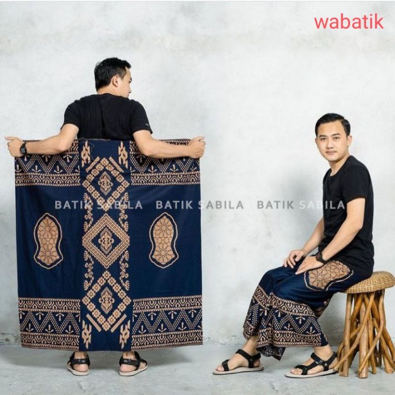 Sarung Batik Pekalongan model Batik Pria Kang Santri palaikat terbaru buat Sholat Pria gaya sarung wadimor ala palaikat terbaru millenials sarung motif aksara jawa