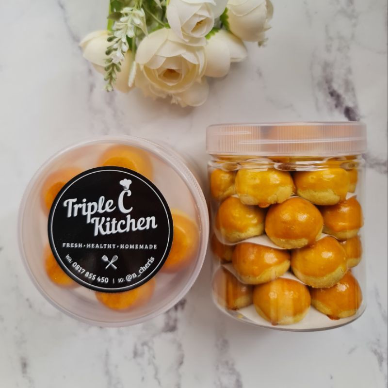 

Nastar with wijsman butter in jar