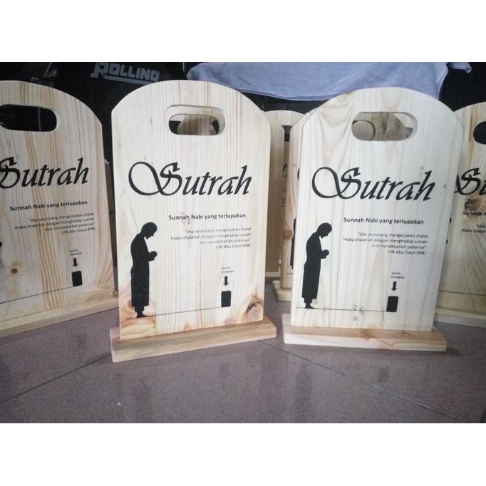 

Sutrah/Sutroh Pembatas Shof sholat model tiga dg gambar