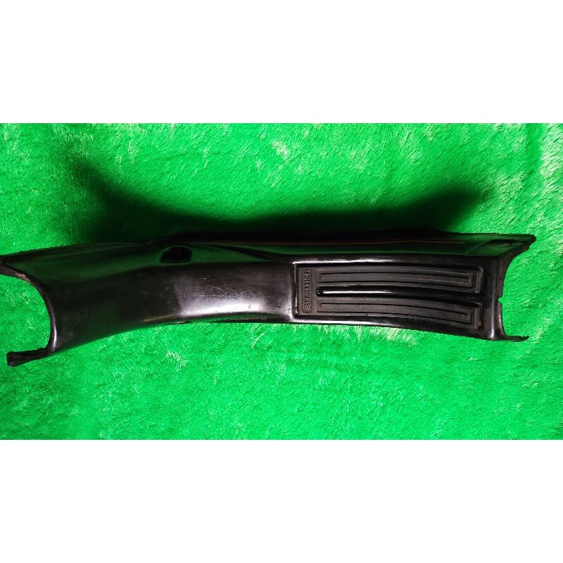 Leksil Sayap Tengah Suzuki RC100 RC80 Hitam original
