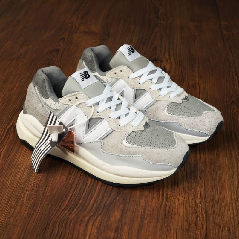 Sepatu Sneakers New Balance 5740 Grey/White 100% BNIB