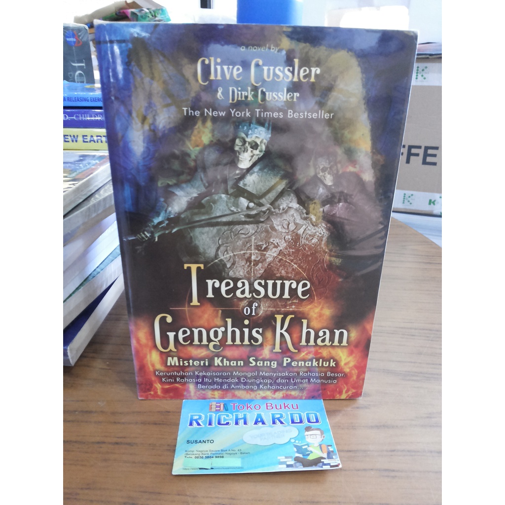 Buku Treasure of Genghis Khan --- Clive Cussler & Dirk Cussler