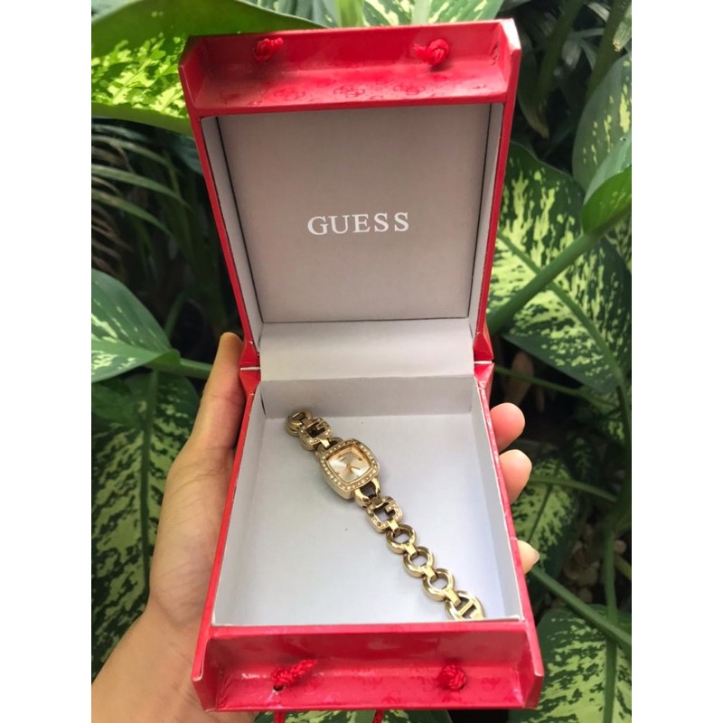 Guess stainless steel analog watch for women. 100% ASLI, original.