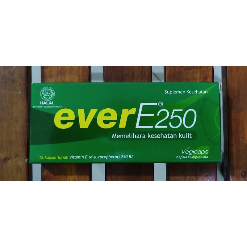 Vitamin E EVER e 250 12 Kapsul / Memelihara kesehatan kulit