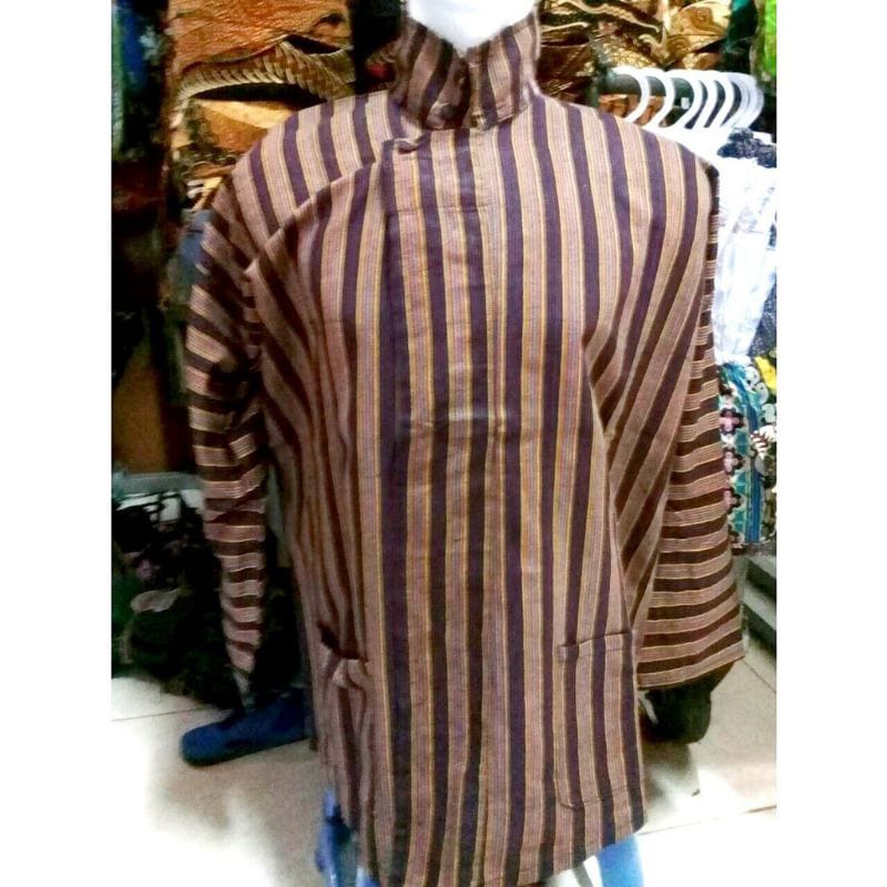 Baju Surjan Lurik Hitam Putih  Baju Surjan Lurik Jogja Baju surjan lurik pria adat jawa dewasa
