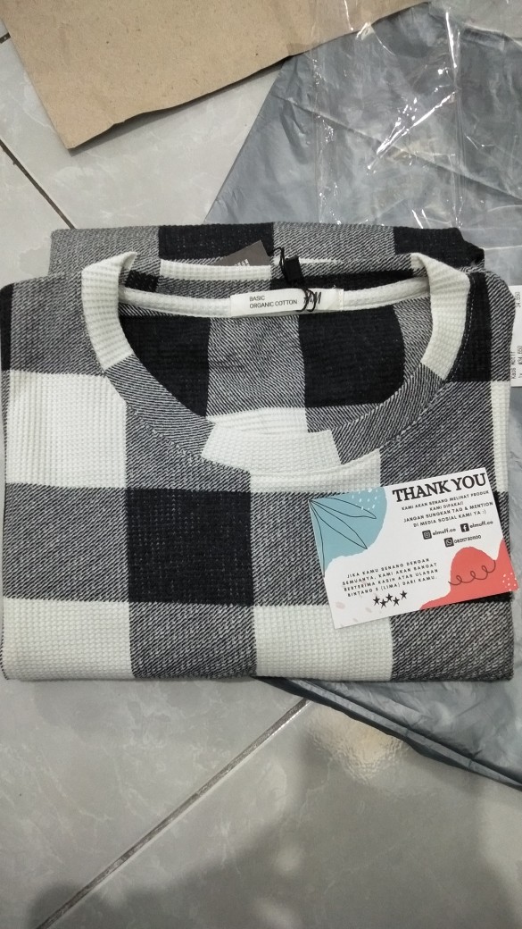 Kaos Motif Lengan Panjang Katun Waffle