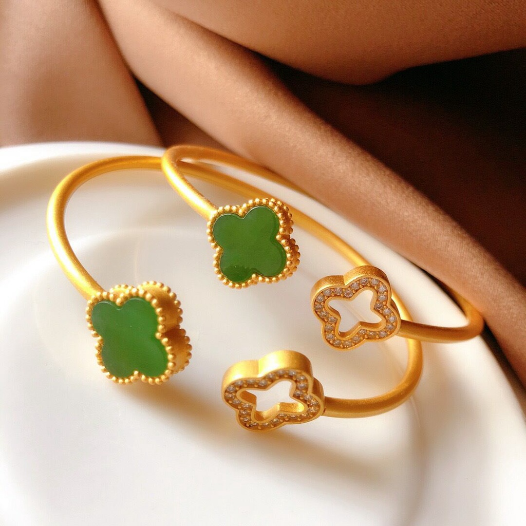 Gelang Model Terbuka Bahan Stainless Steel 925 Lapis Silver Desain Daun Clover Jasper Giok Putih Untuk Wanita