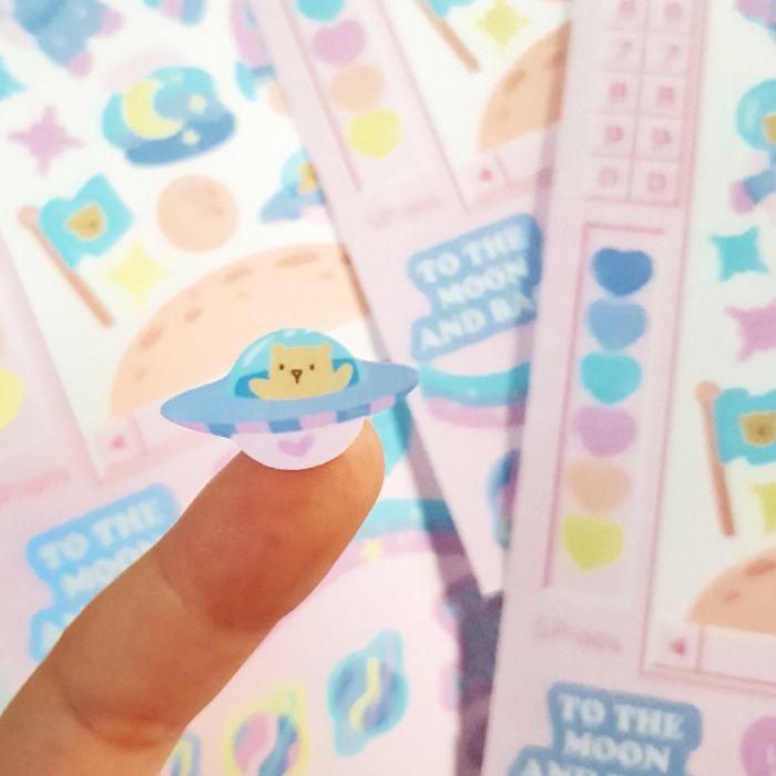 

Promo Hari Ini" Stiker Astro Bear Astronot Beruang Lucu Pink Pastel Laminasi Glossy Casing HP Lapto