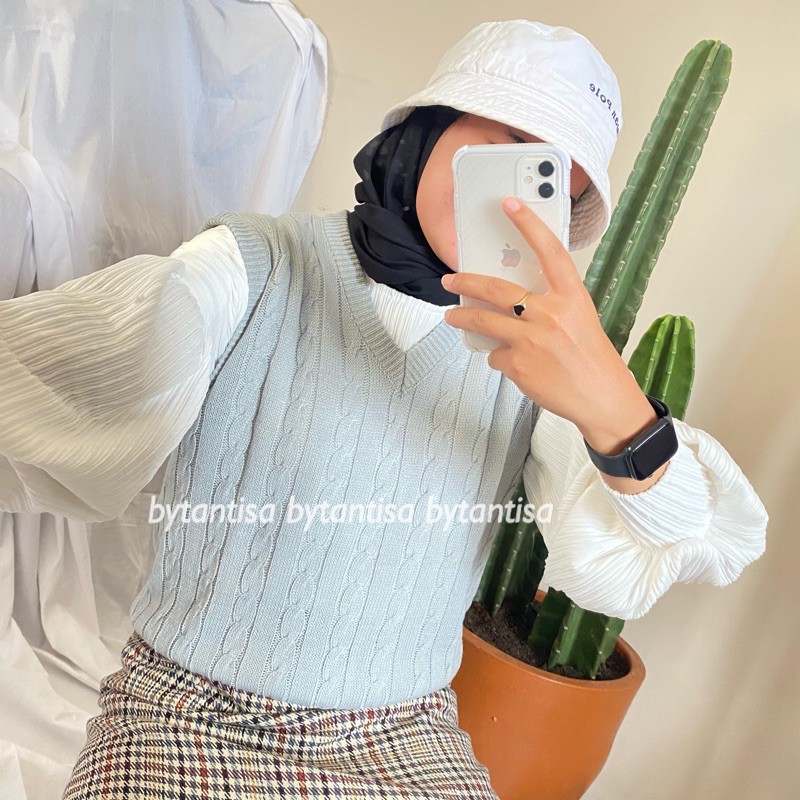 Vest Rajut Delmi | Rompi Rajut V Neck-Abu Vest