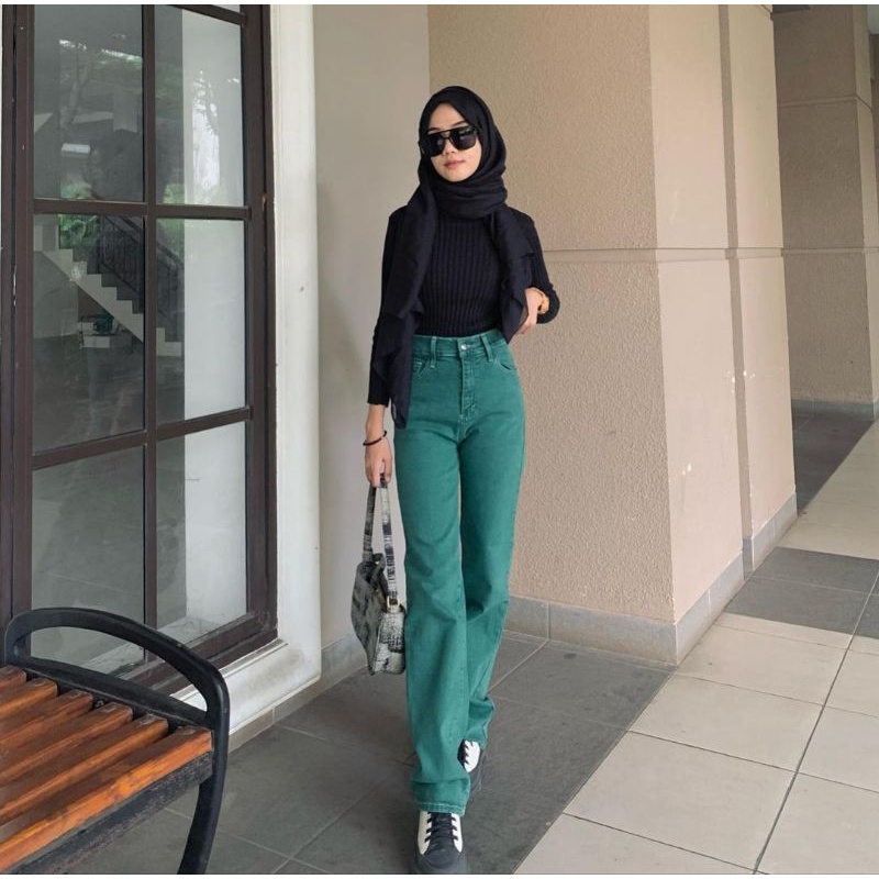 (27-30) EMERALD GREEN HW STRETCHY LOOSE JEANS / HIJAU HW STRETCH LOOSE JEANS / CELANA HIGHWAIST LOOSE JEANS