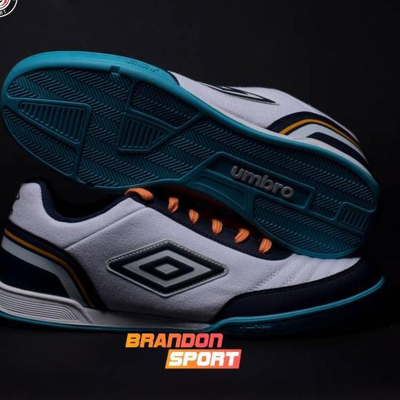 umbro street v