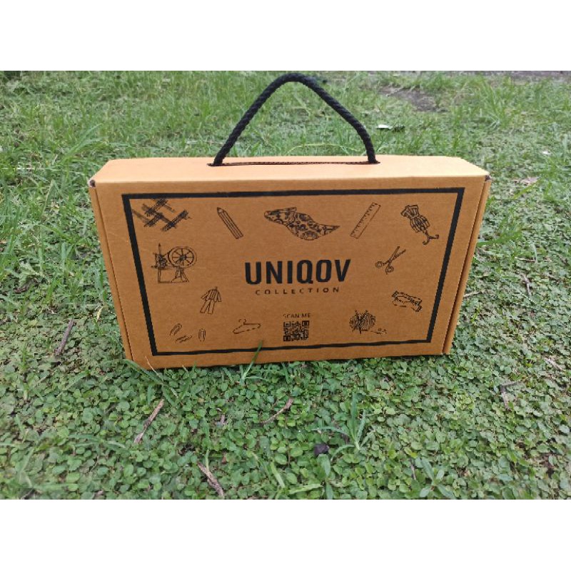 

Box / kardus Hijab, baju, dll uk. 25*15*5 DC Samping tali