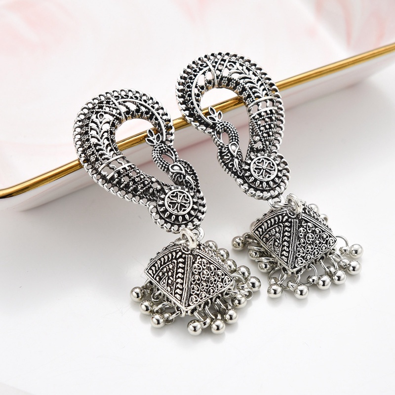 Anting Rumbai Warna Silver Gaya Vintage Bohemian Tibet Untuk Wanita