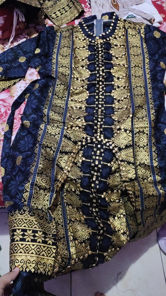 Couple Setelan Batik Songket Palembang Dasar Hitam  Bunga Abu
