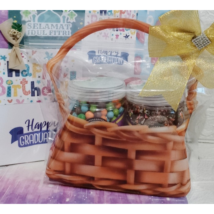 

KIRIMKADO.ID- PARCEL LEBARAN / HAMPERS ISI 2 TOPLES COKLAT + PITA + KARTU UCAPAN