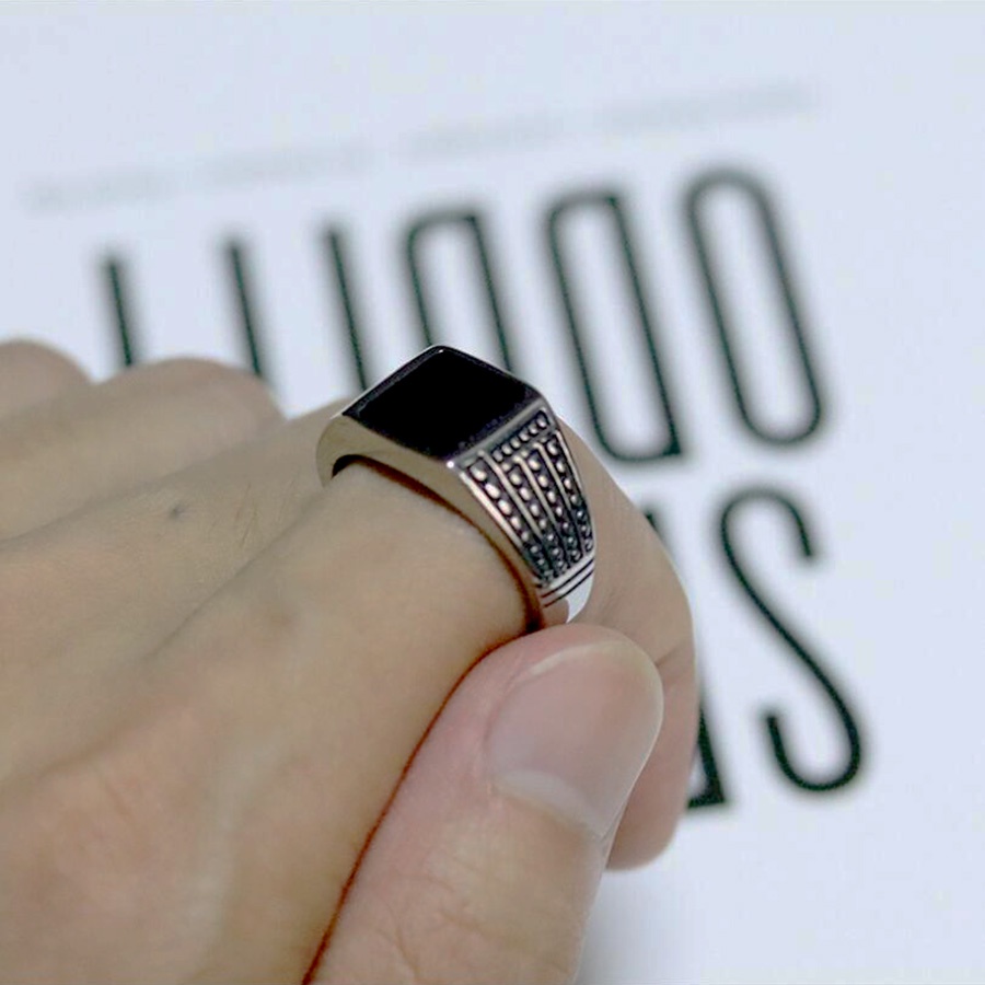 Cincin Jari Baja Titanium Perak Antik Hitam Onyx Kristal Fashion Pria Perhiasan Punk Rings