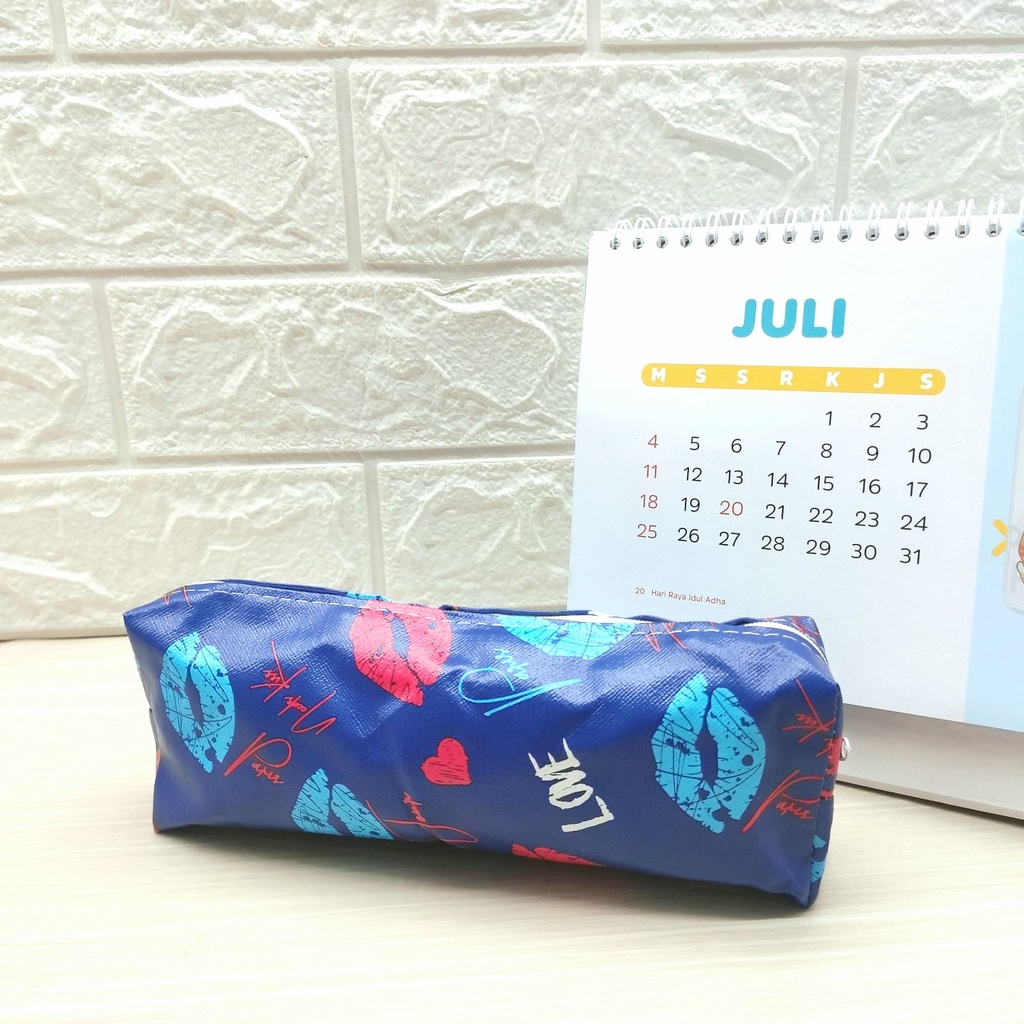 KOTAK PENSIL MOTIF KARTUN LUCU UNIK / KOTAK PULPEN / TEMPAT ALAT TULIS IMPORT BS-KISS BIRU