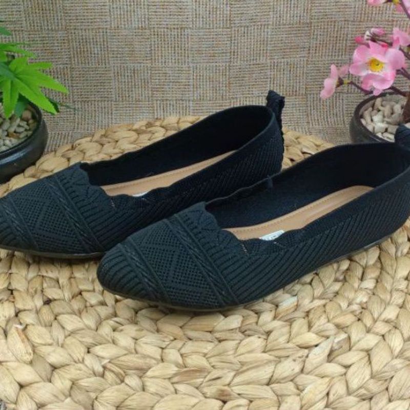 Sepatu Wanita Flat Rajut Gravici DO. 29