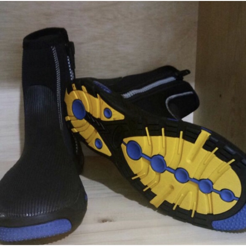 Sepatu Selam Booties IST S55