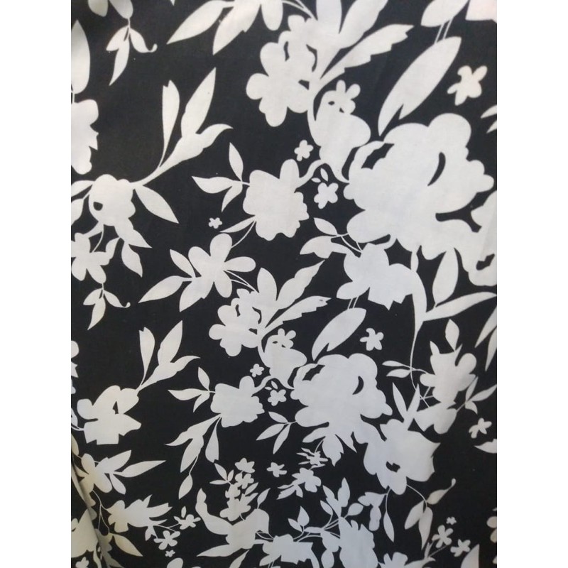 kain kanvas motif bunga hitam