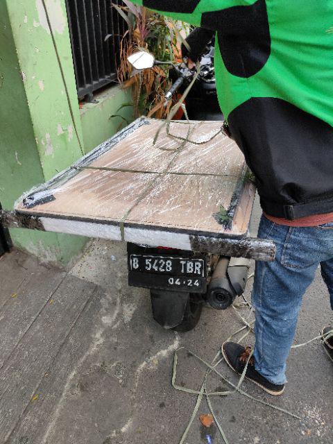 Meja Lipat Lesehan Hpl