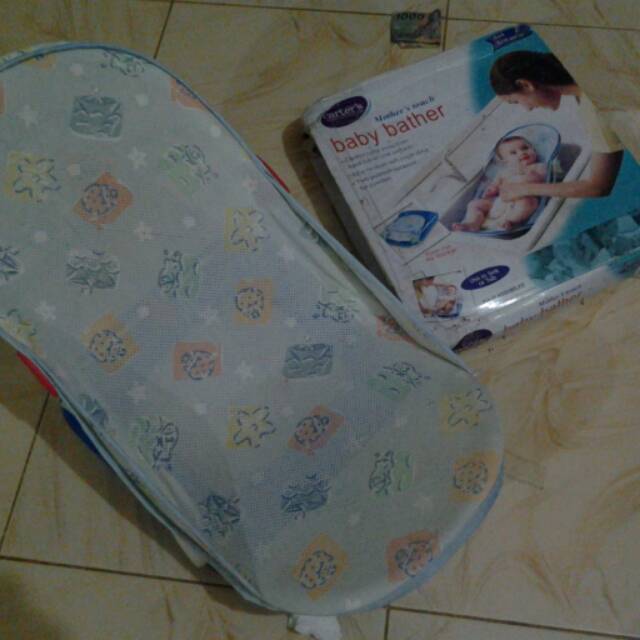 Preloved baby bather, carter's