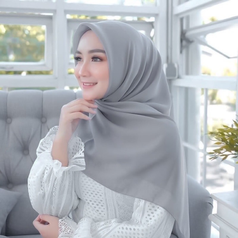 Hijab Segi Empat Bella Square Polycotton Seri Warna Abu Shopee Indonesia