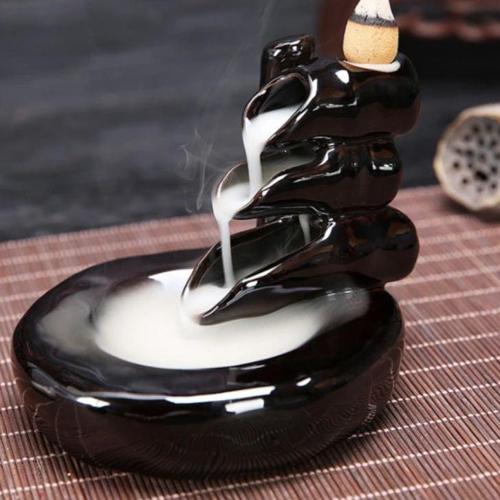 Tempat Dupa / Hiolo Hio Arus Balik Asap ke Bawah Waterfall