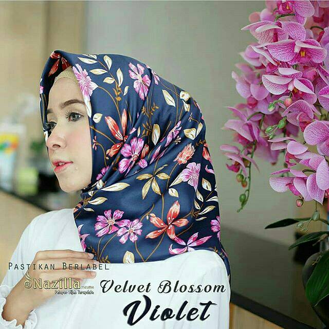 SEGIEMPAT VELVET VIOLET by NAZILLA