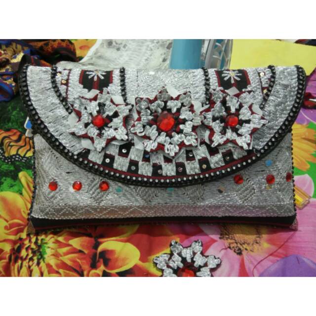 Tas wanita model tapis khas lampung,  jenis mata kibau